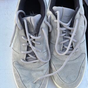 Nike Men's Light Gray Sneakers